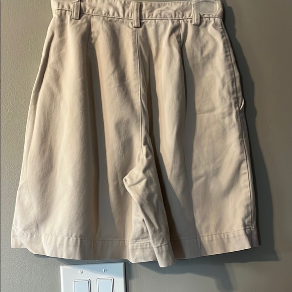 Women’s Cream Shorts - Picture 4 of 6